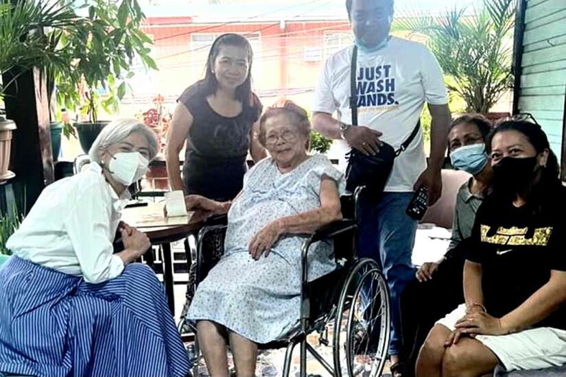 Manila Mayor Honey Lacuna and Centenarians