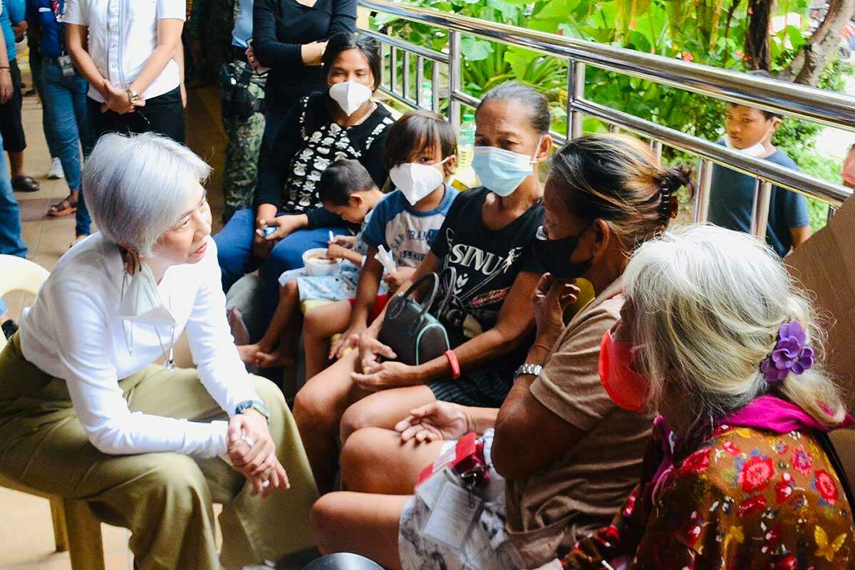Honey Lacuna at evacuation centers due to typhoon Karding
