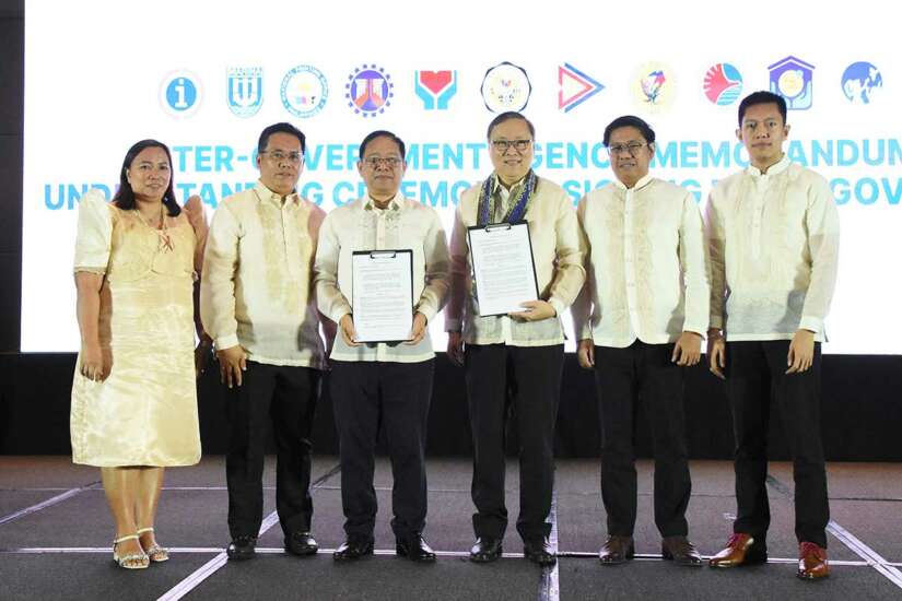 DPWH and DICT signs MOU