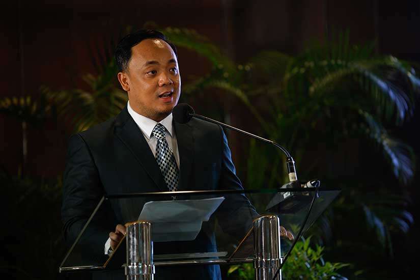 21st LSA Atty. Dino de Leon